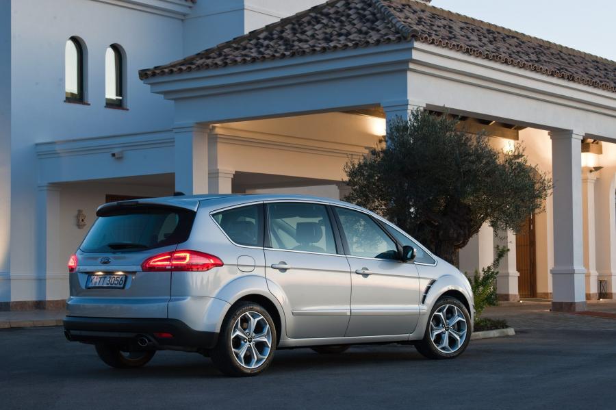  Ford S-Max 2010 года  (фото 13 из 21)
